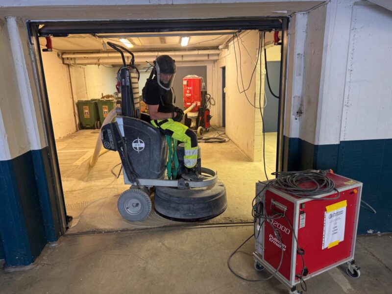 02-mapefloor-parking-system-planslipning-betonggolv 02-mapefloor-parking-system-planslipning-betonggolv