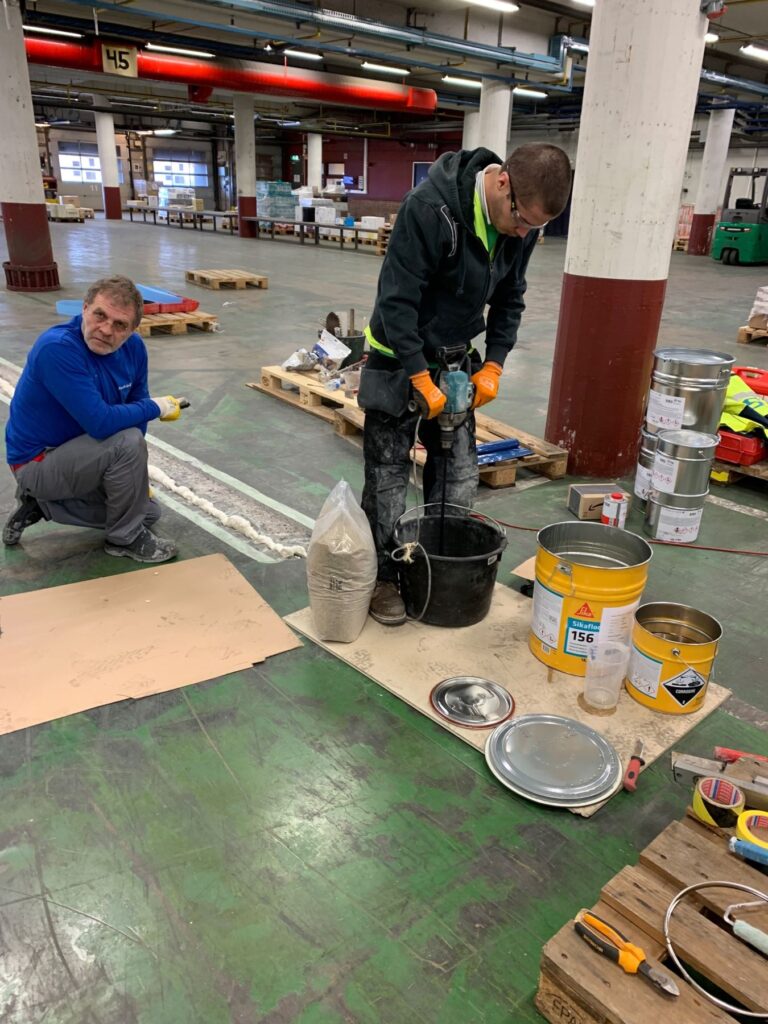 Epoxibruk blandas för FloorBridge
