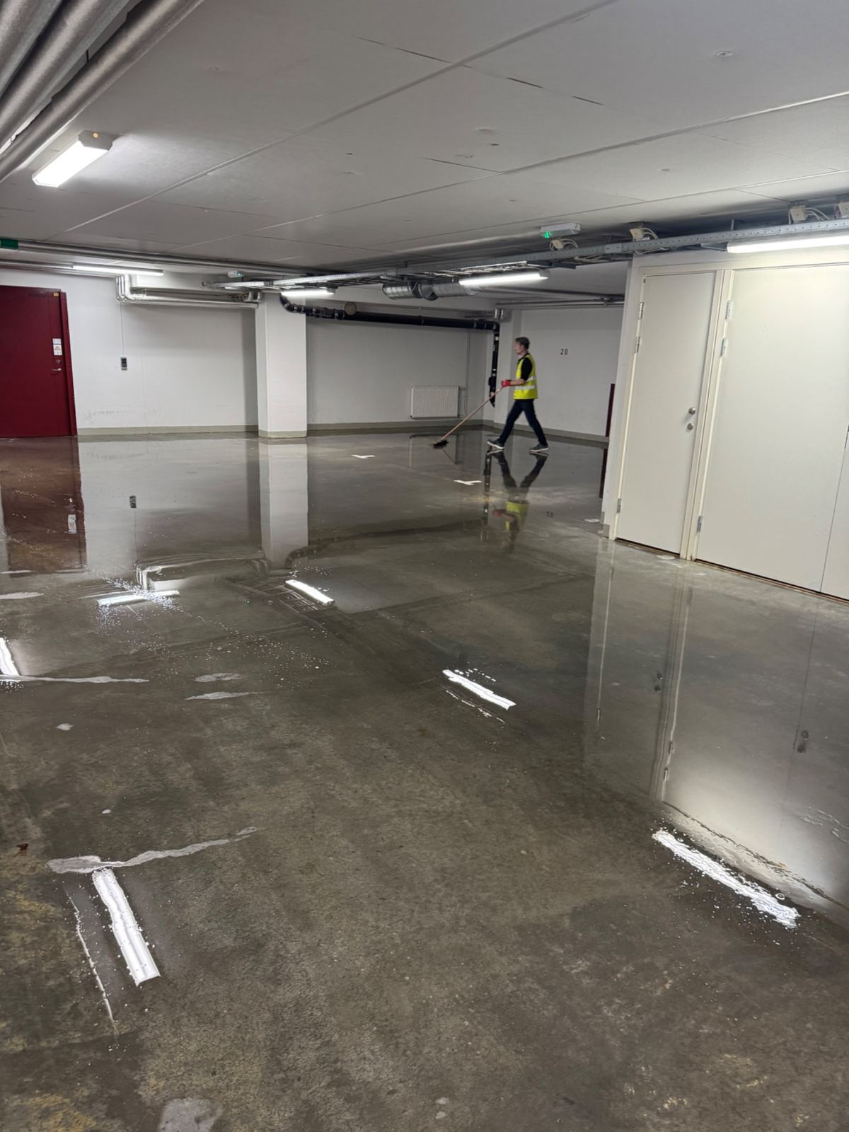 Applicering av Ashford Formula på betonggolv i BRF Årstas garage
