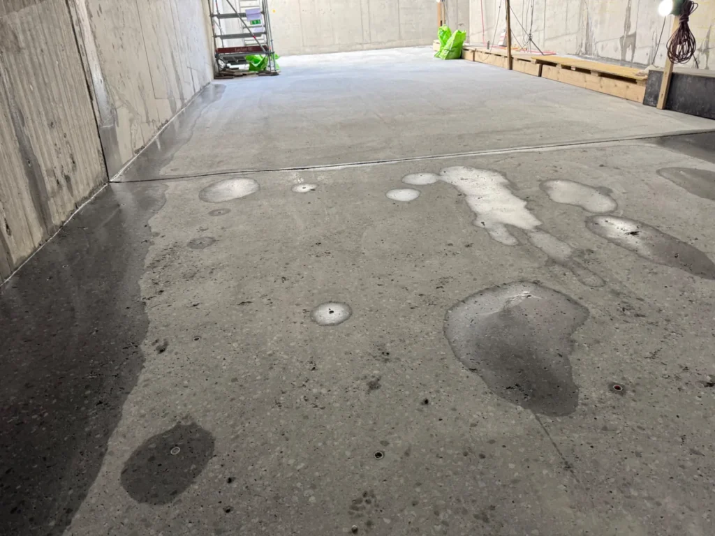 Färdigt torrt slipat betonggolv i Förbifart Stockholm