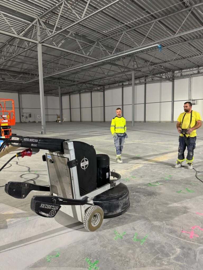 Hyra betongslip HTC 950 RX för större betonggolv